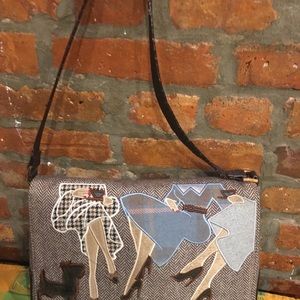Super cute and unique vintage women’s handbag.